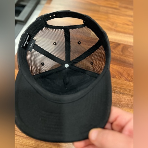 Quiksilver SnapBack in GUC - Picture 5 of 6